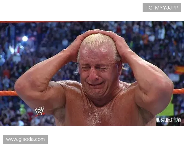 摔角老将带228斤巨犬选美痛失冠军